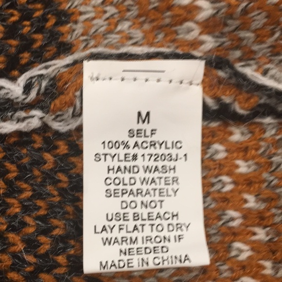 Blue B Collection Long Cardigan Aztec Design, Size Medium - Picture 10 of 10